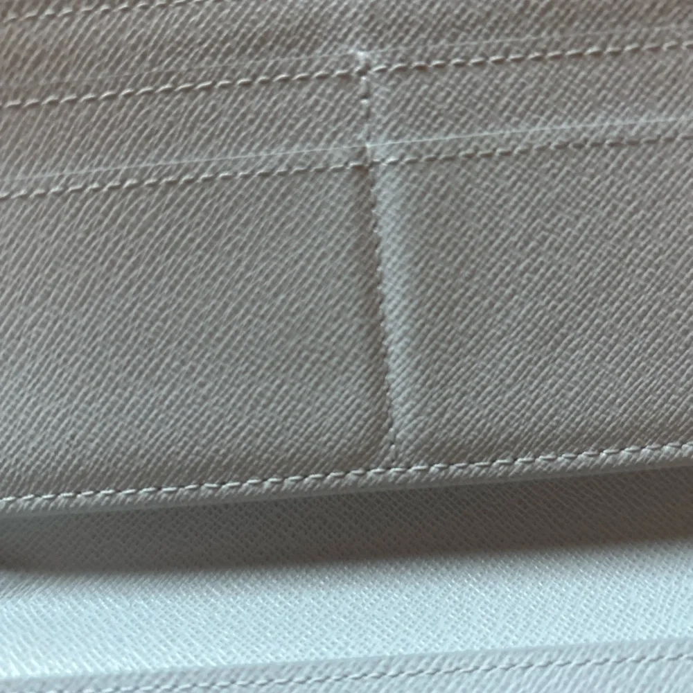 LV Taiga Rama Zipper Wallet-Excellent Condition